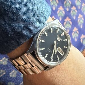 Seiko 5 automatic 7009-8153 Blue Dial with Silver Band Watch